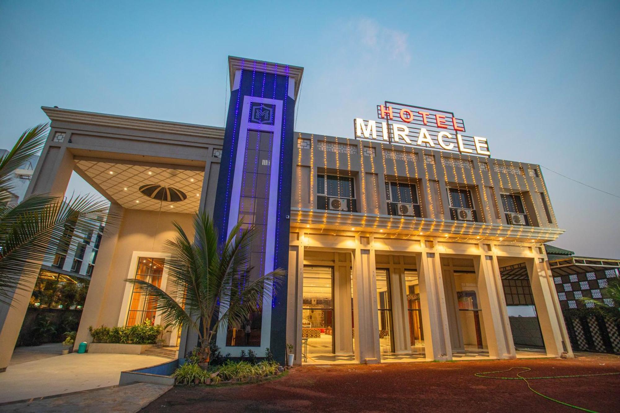 Hotel Miracle 2Km From Mahakal Temple Ujjain Eksteriør bilde