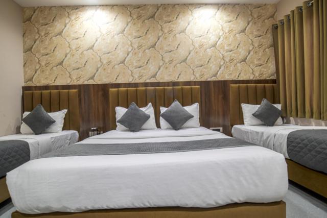 Hotel Miracle 2Km From Mahakal Temple Ujjain Eksteriør bilde