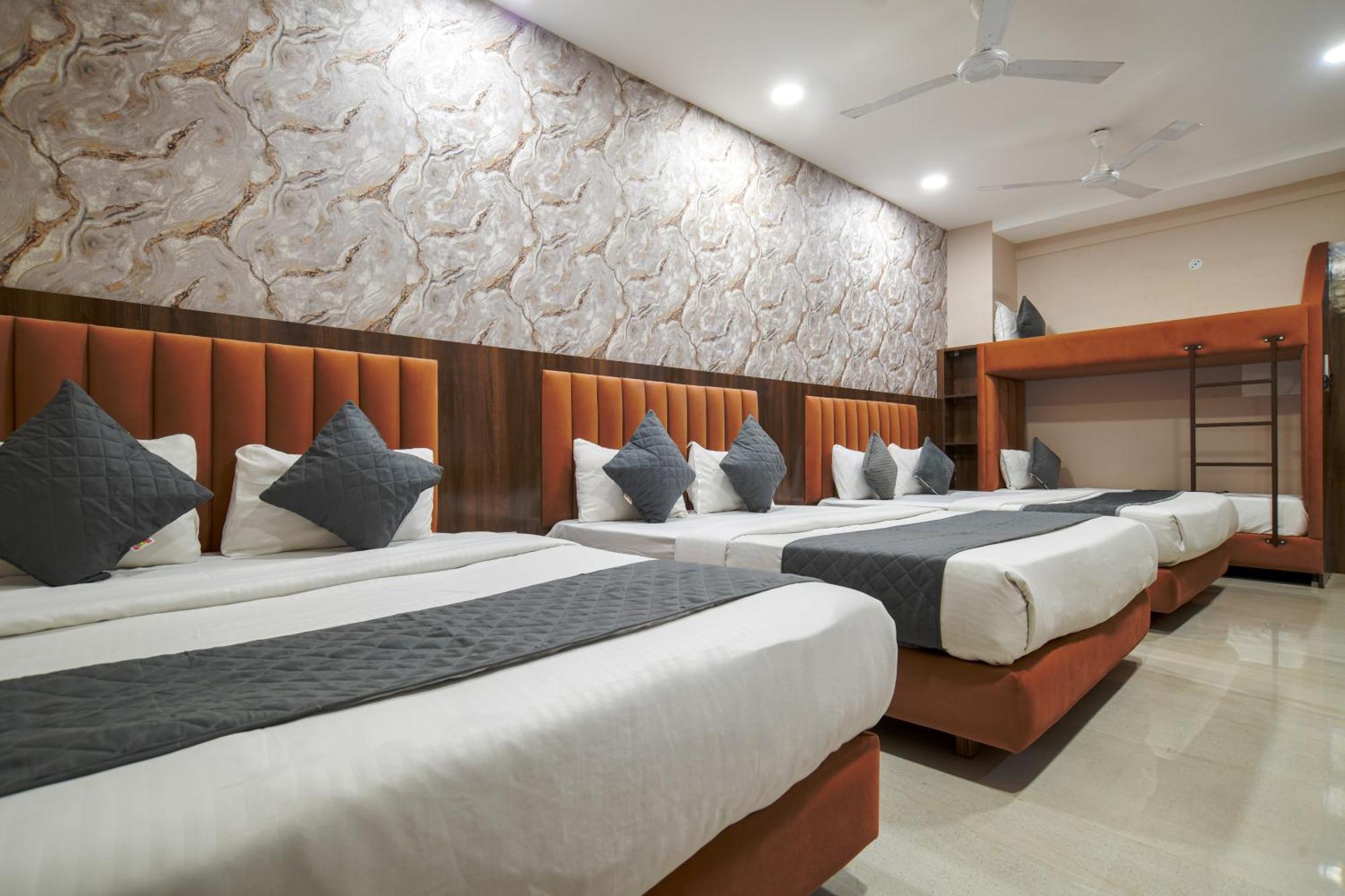 Hotel Miracle 2Km From Mahakal Temple Ujjain Eksteriør bilde