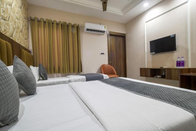 Hotel Miracle 2Km From Mahakal Temple Ujjain Eksteriør bilde