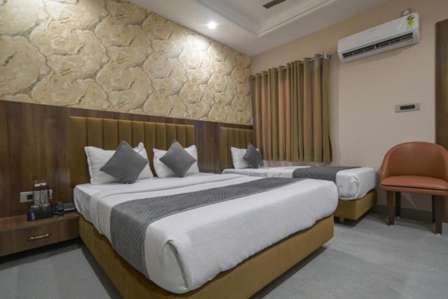 Hotel Miracle 2Km From Mahakal Temple Ujjain Eksteriør bilde
